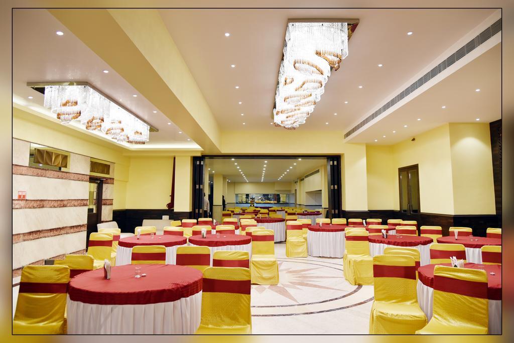 Hotel Millennium Ґувахаті Екстер'єр фото