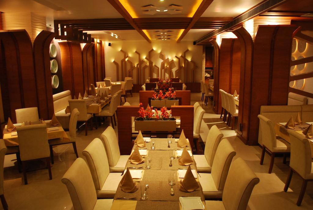 Hotel Millennium Ґувахаті Екстер'єр фото