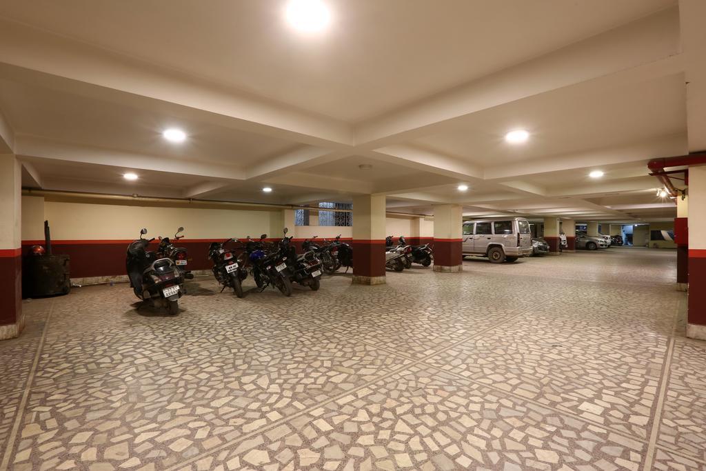 Hotel Millennium Ґувахаті Екстер'єр фото