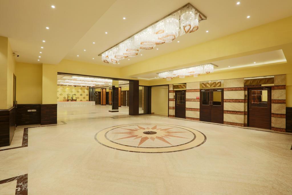 Hotel Millennium Ґувахаті Екстер'єр фото