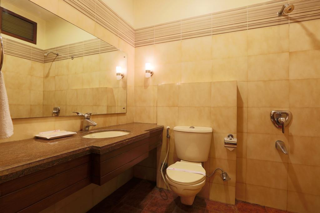 Hotel Millennium Ґувахаті Екстер'єр фото